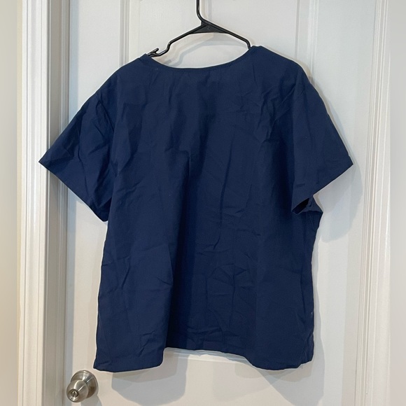 Cherokee Scrub Top - Picture 3 of 4